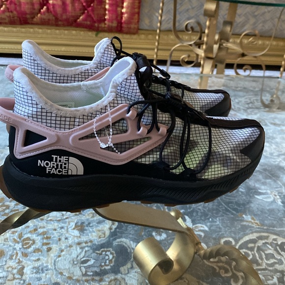 The North Face Women’s Oxeye Tech TNF White/TNF Black shoes - Picture 12 of 17